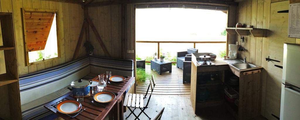 Camping Les Grillons Embrun Exterior foto
